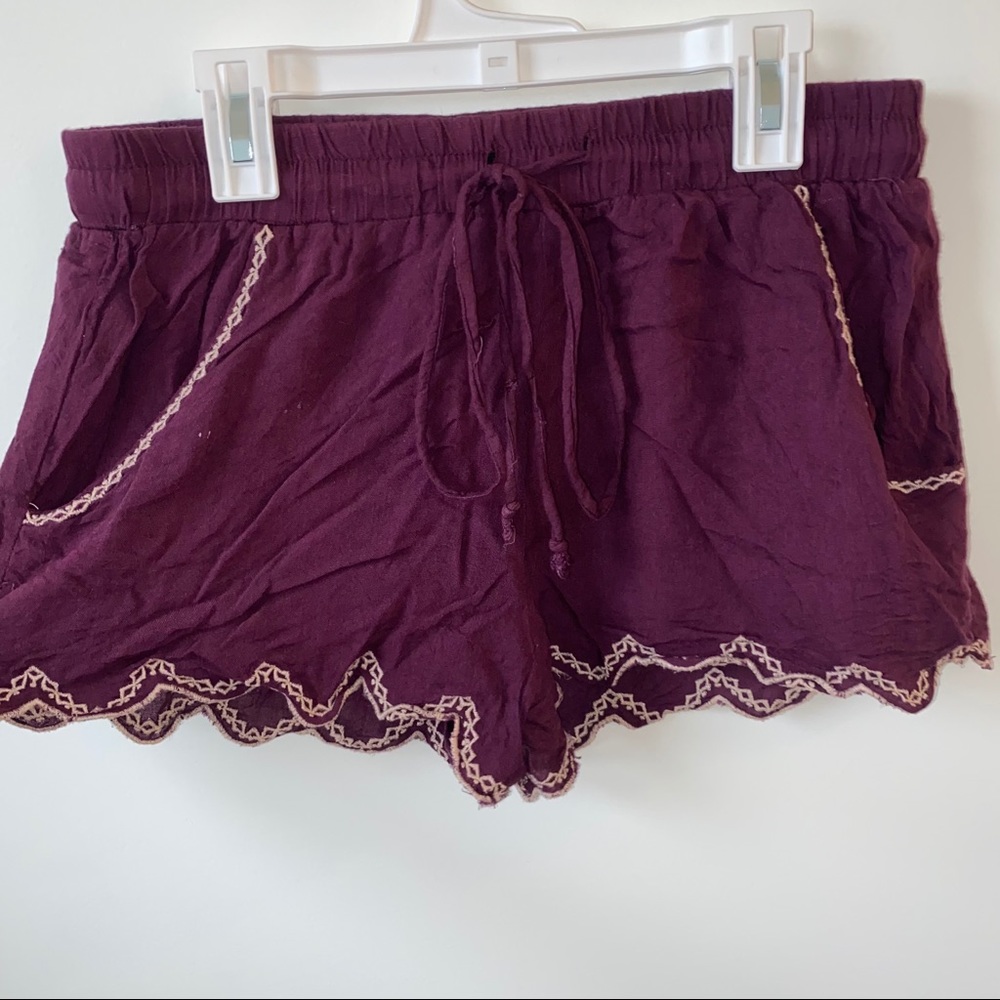 ✨ LA hearts burgundy shorts ✨